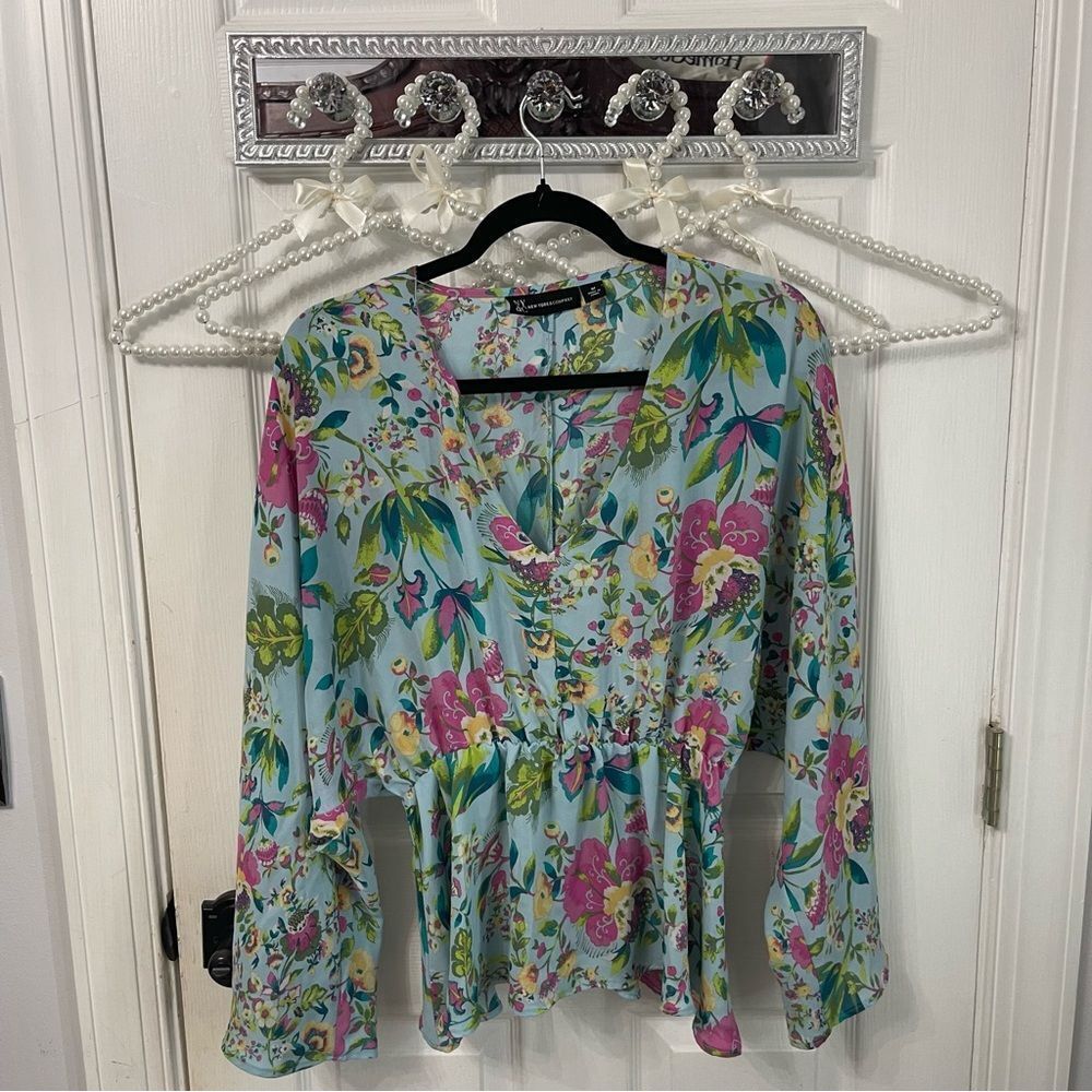 NEW YORK & COMPANY Top Size M Blue Floral Kimono Sleeve Blouse Fairy